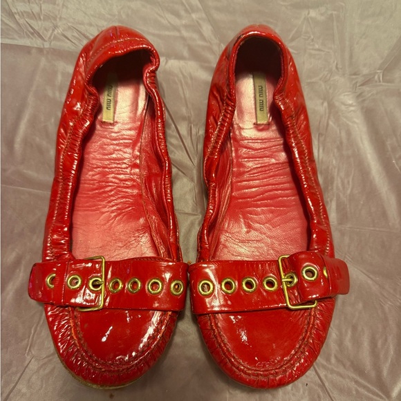 Miu Miu Red Patent Leather Stretch Flats w/ Gold Accents Size 6.5 MSRP $545 - Picture 3 of 12
